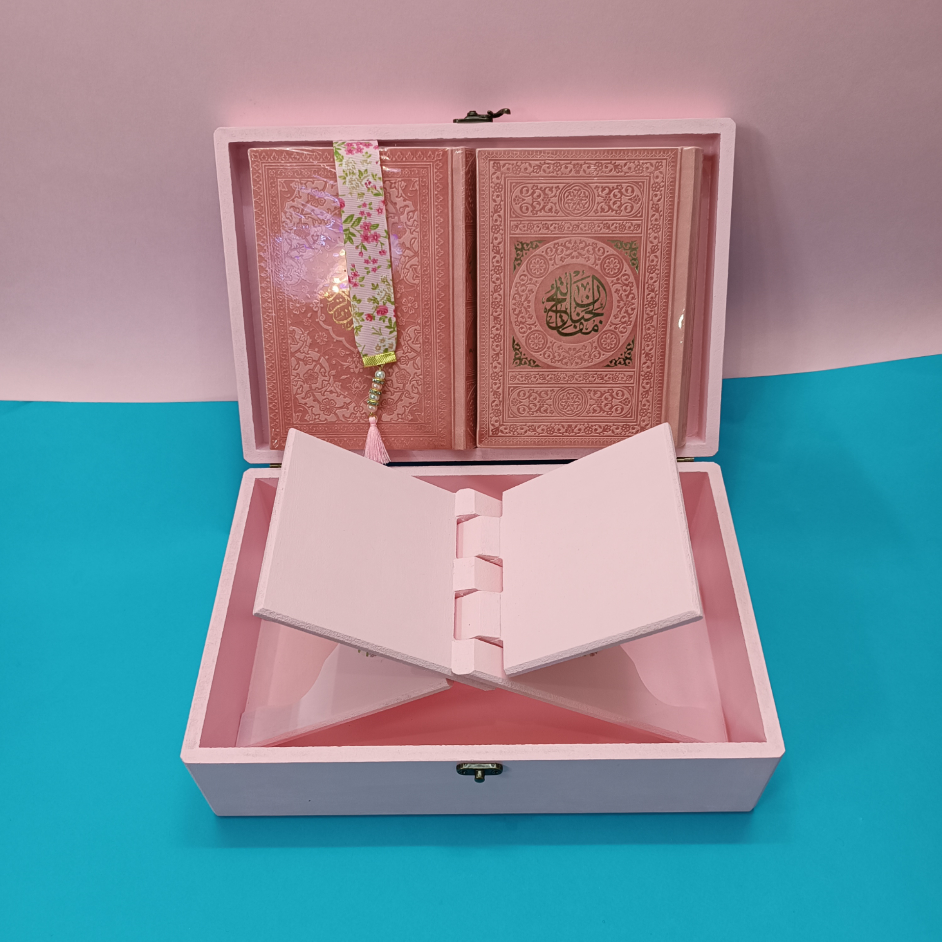 جعبه قرآنی هدیه جشن تکلیف دخترانه ابعاد 20*30 - تصویر 3